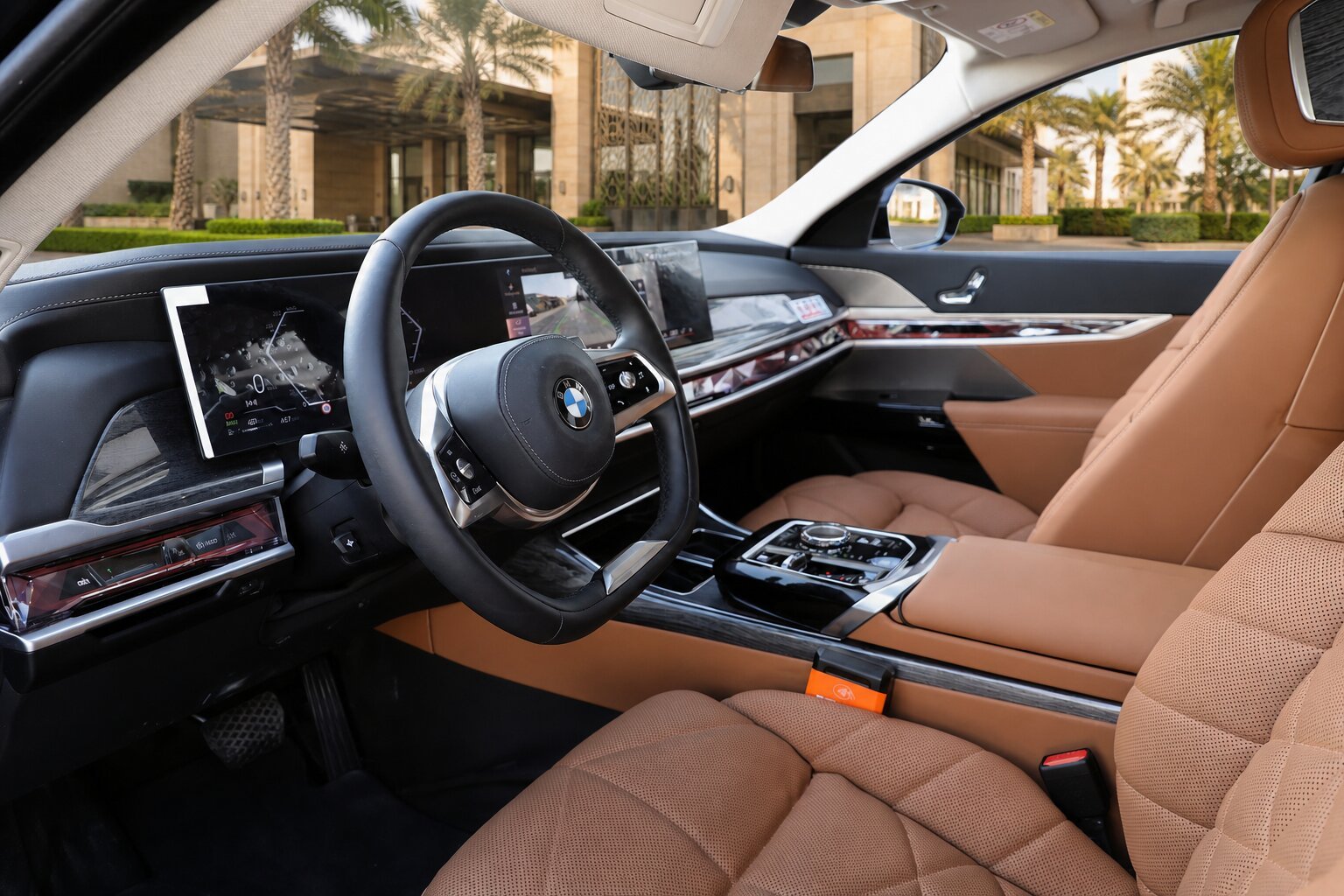 BMW 735i — interior 1