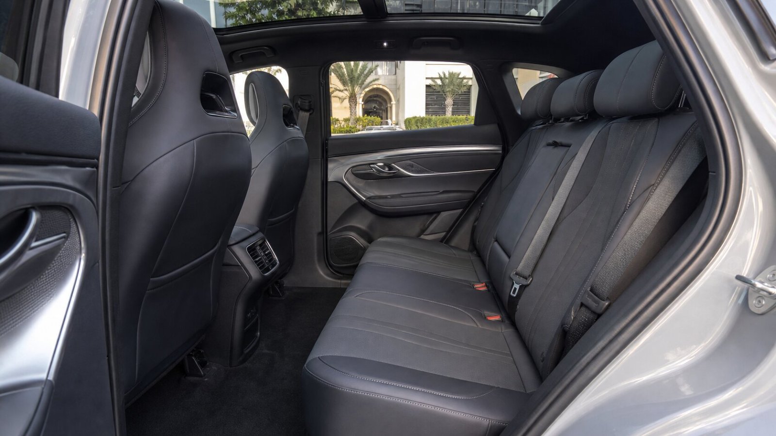 BYD Han — interior 1