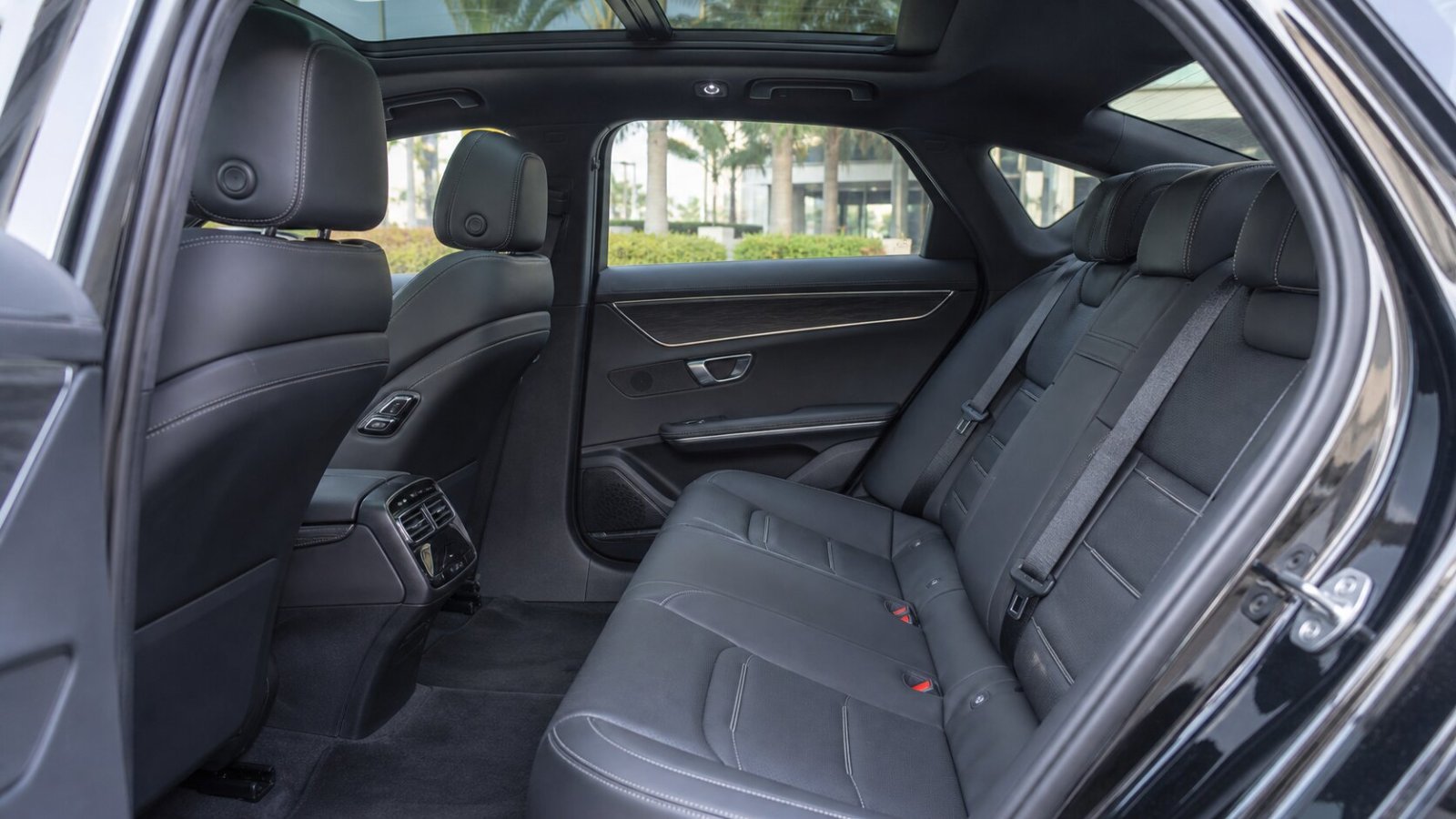 BYD Song Flagship — interior 2
