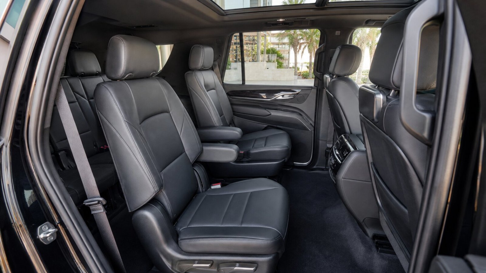 Cadillac Escalade — interior 2